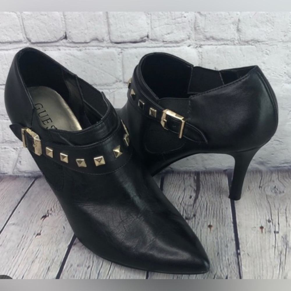 UGC GUESS T Pyramid Studded Sz 8.5M Black Leather Ankle Booties Stilettos Heels